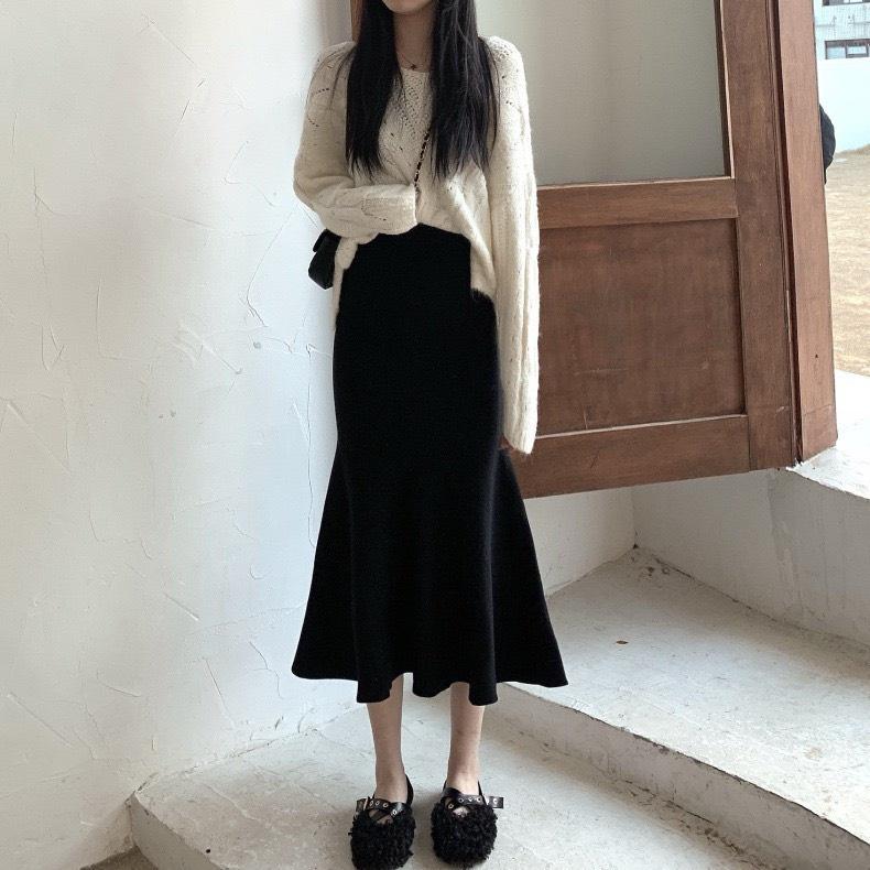 Áo len phối chân váy đuôi cá