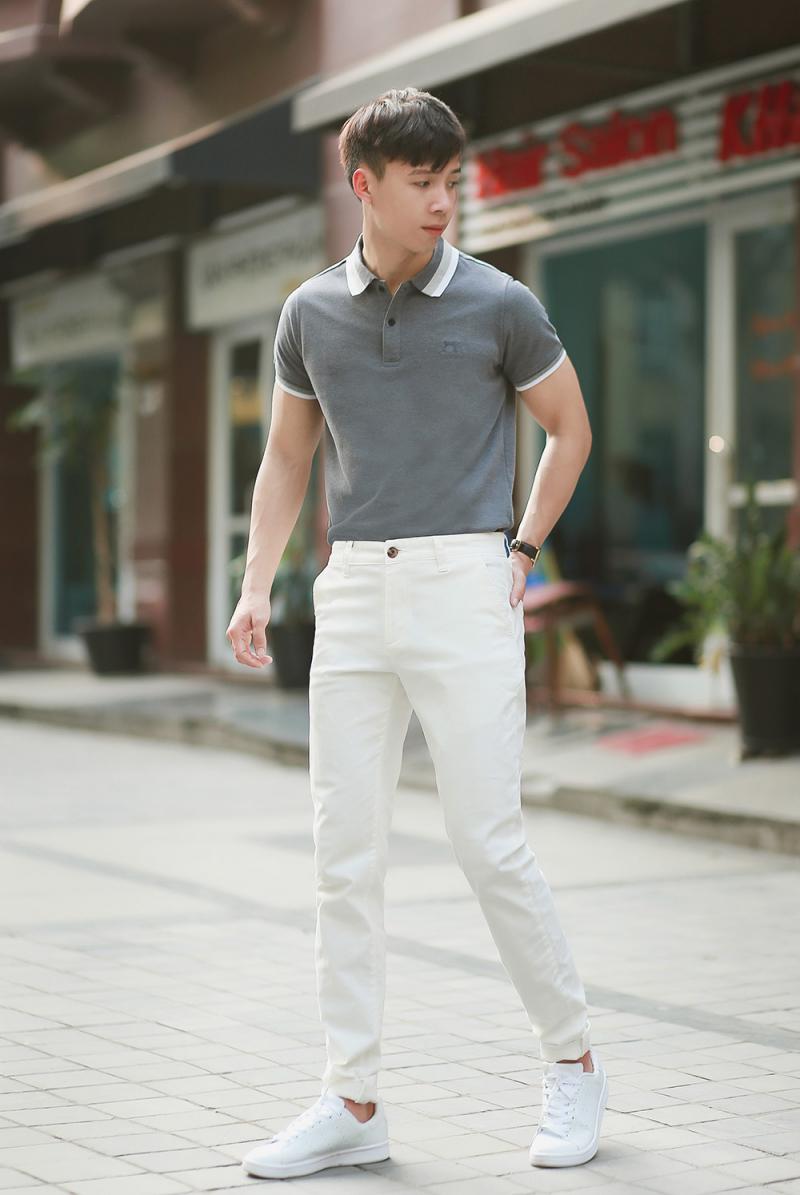 Áo polo và quần kaki