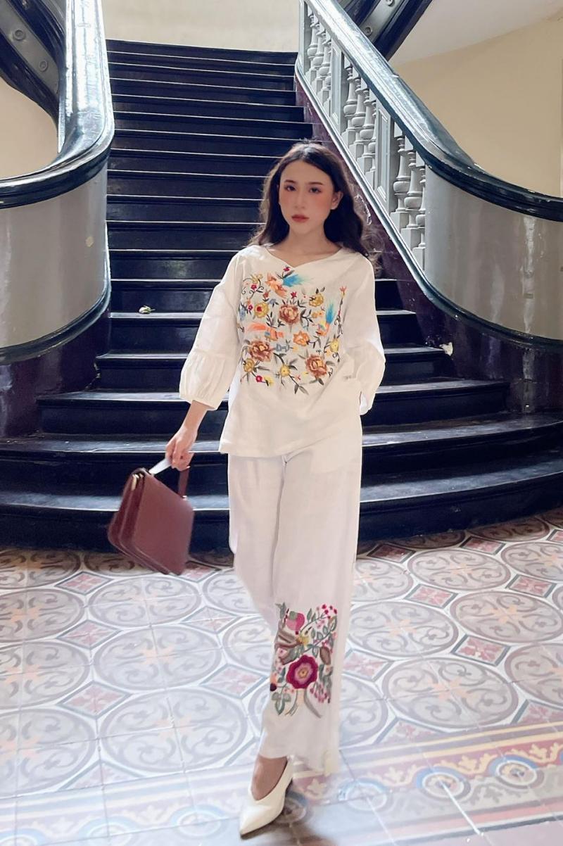 Áo thêu tay
