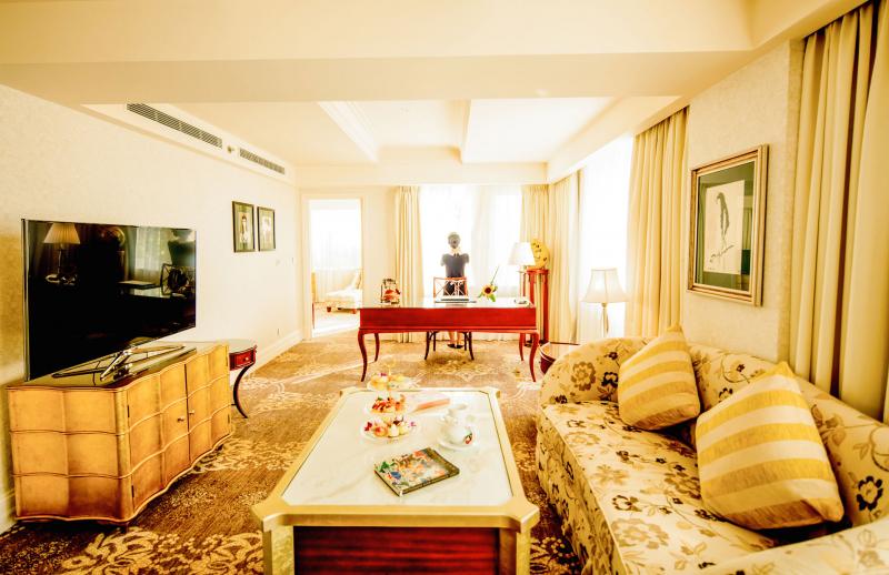 Apricot Hotel