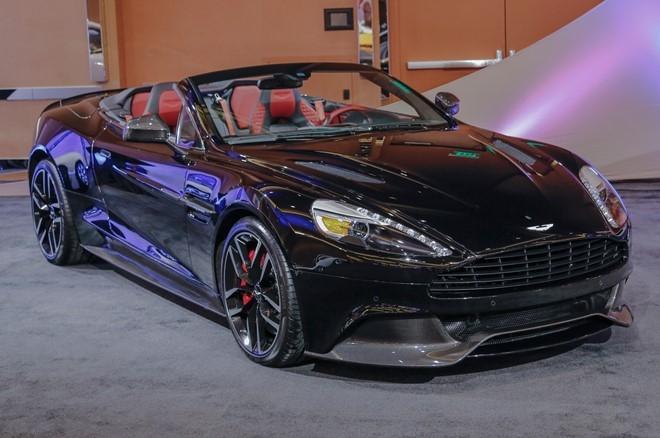 Vanquish là mẫu xe cuối cùng của Aston Martin xuất hiện phiên bản Carbon