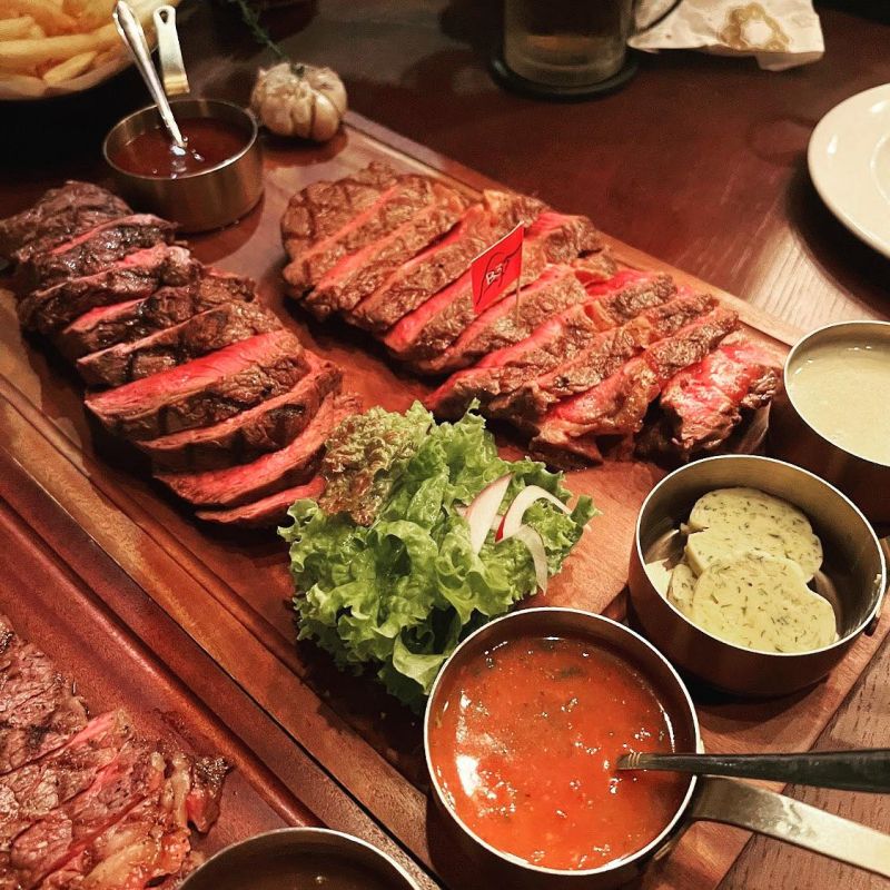 B3 Wine Bar & Grill