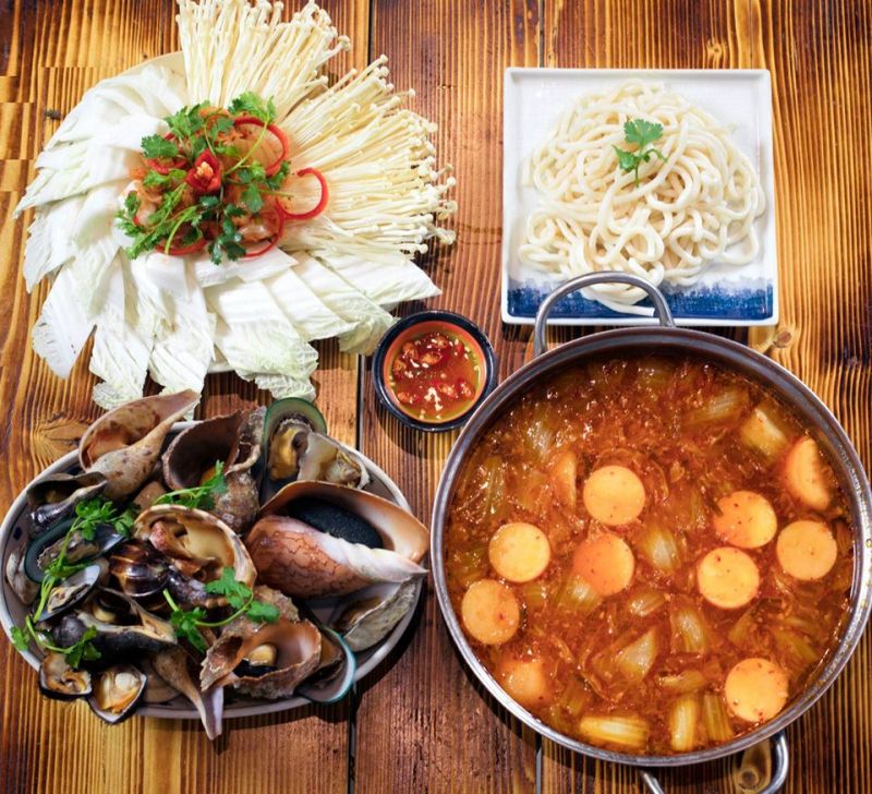 Bà Cô Lốc Cốc