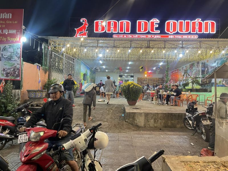 Ban Dê Quán