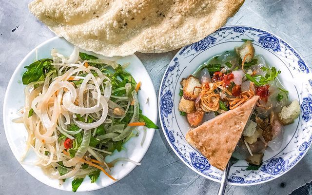 Mít trộn và bánh bột lọc