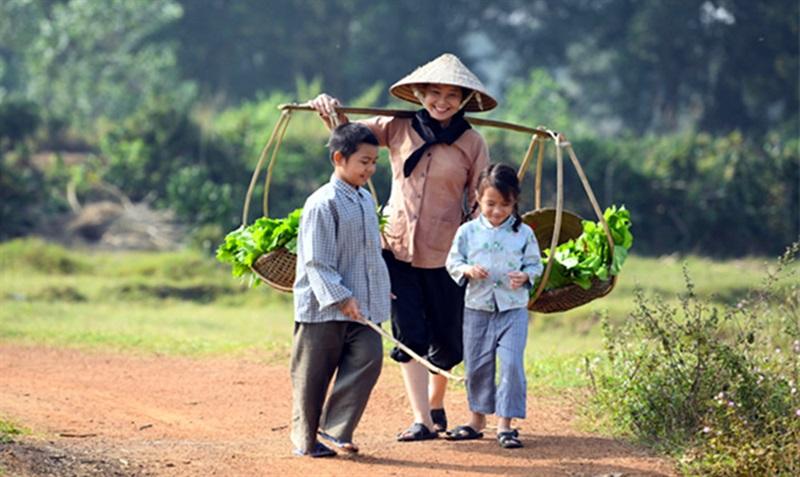 Cánh cửa nhớ bà