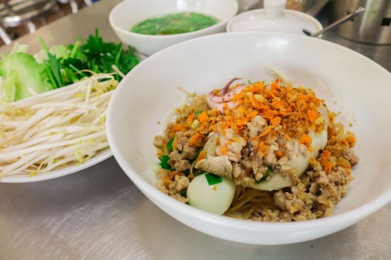 Bà Quách - Hủ Tiếu Nam Vang