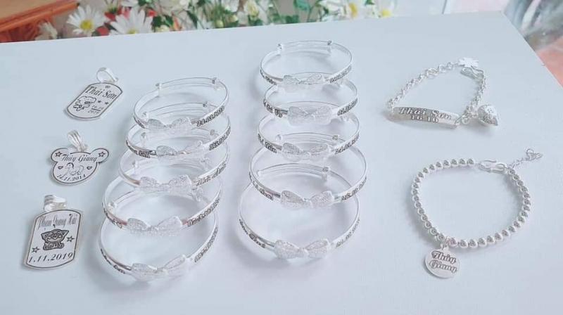 Những mẫu bạc cho bé