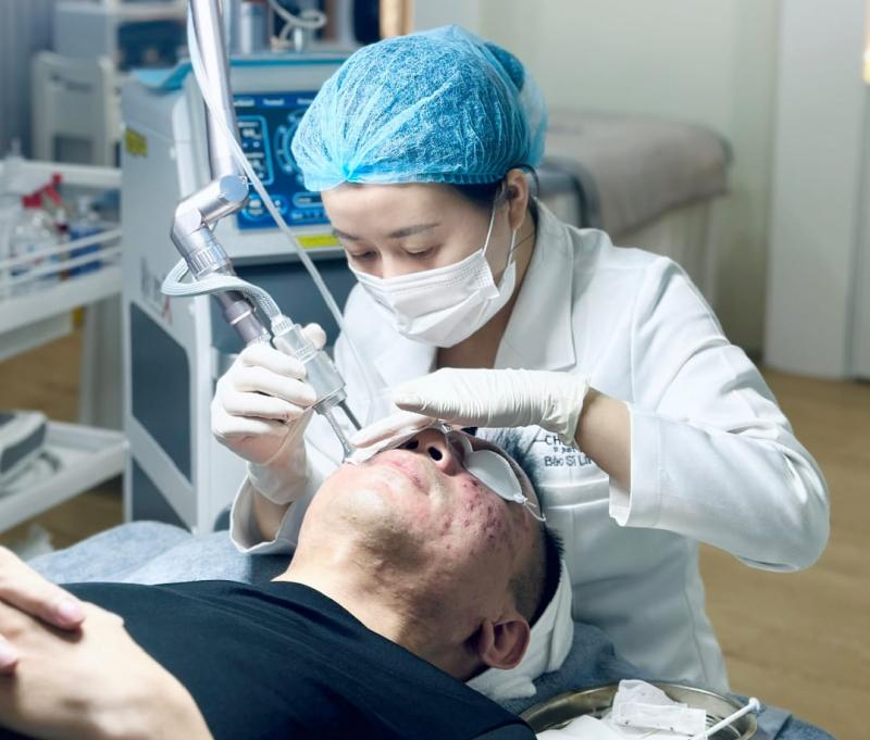 ﻿﻿Bác sĩ da liễu Lã Hiển