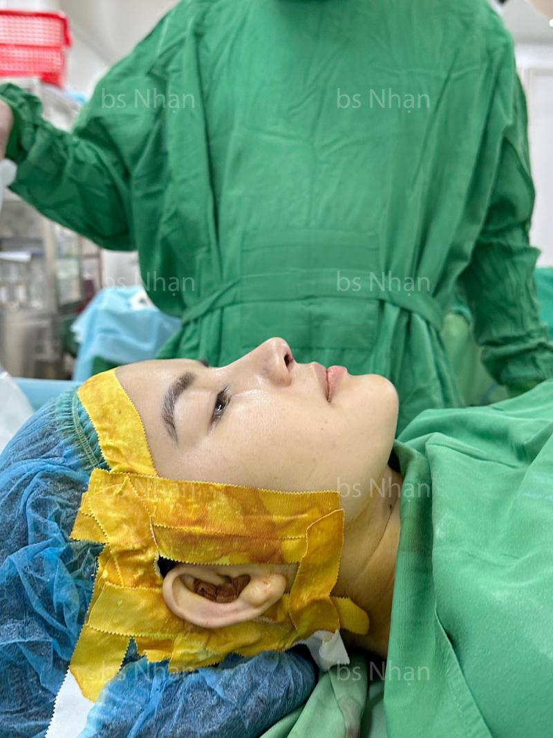 Bác sĩ Hồ Phi Nhạn