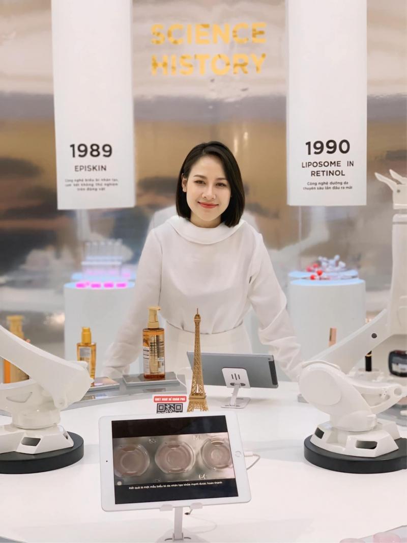 Bác sĩ da liễu Nguyễn Vân Anh