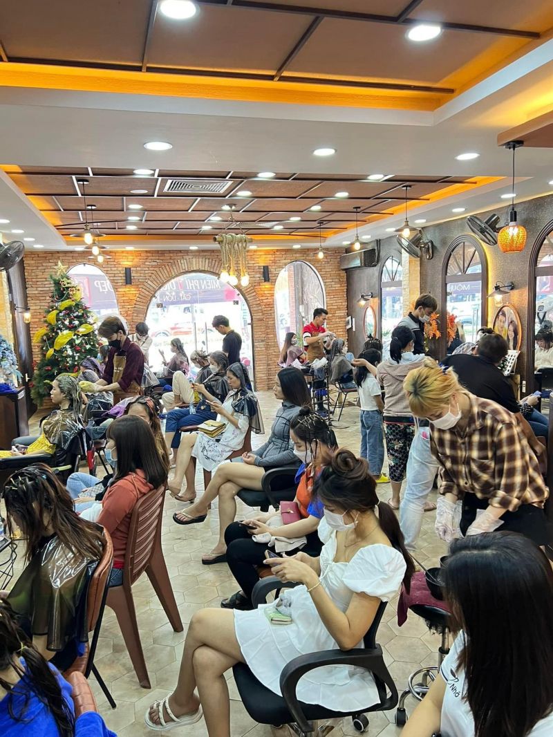 ﻿﻿Salon Bắc Trần Tiến