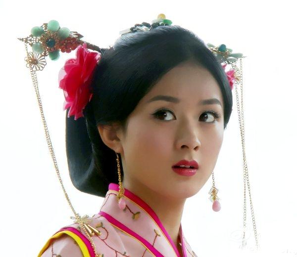 Bách Hợp (Phim Cung tỏa châu liêm)