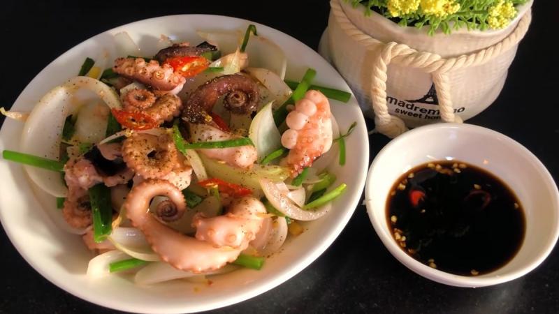 Bạch tuộc xào hành gừng