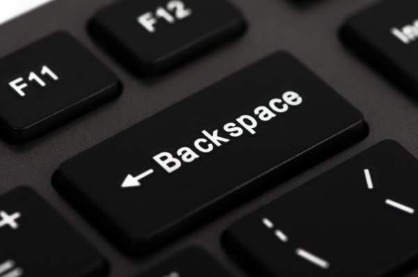 Backspace - Quay đầu là bờ!