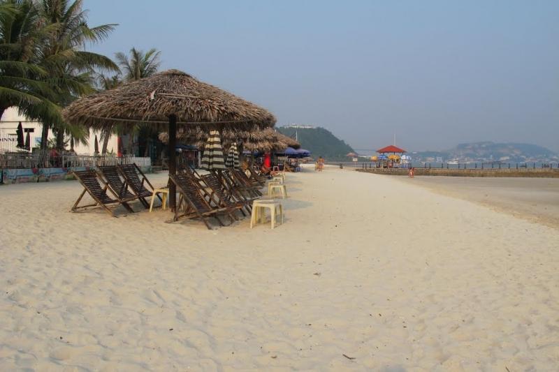 Biển Bãi Cháy