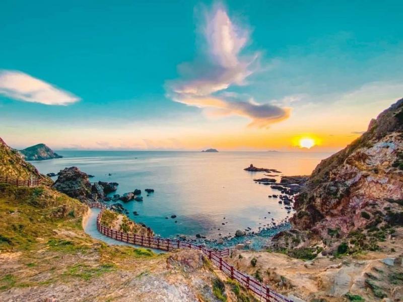Bãi biển Eo Gió