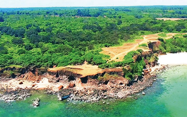 Bãi biển Mũi Trèo