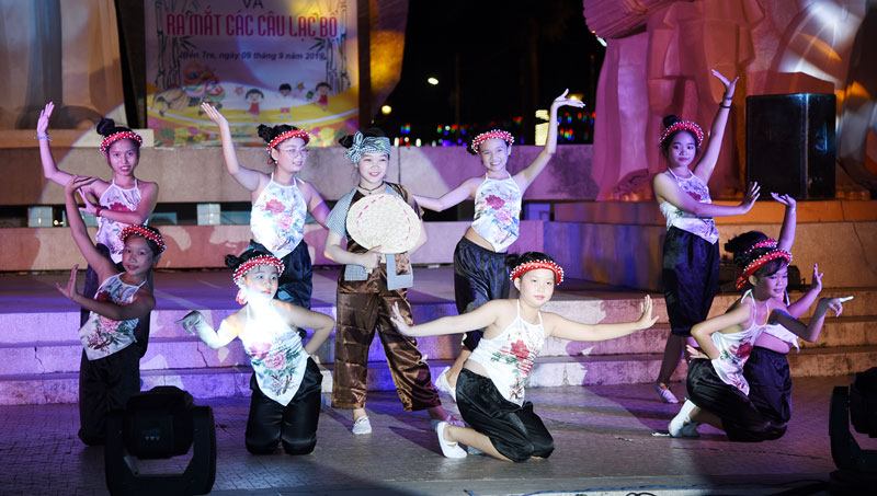 Bài múa trung thu vui nhộn: Chú Cuội Chơi Trăng