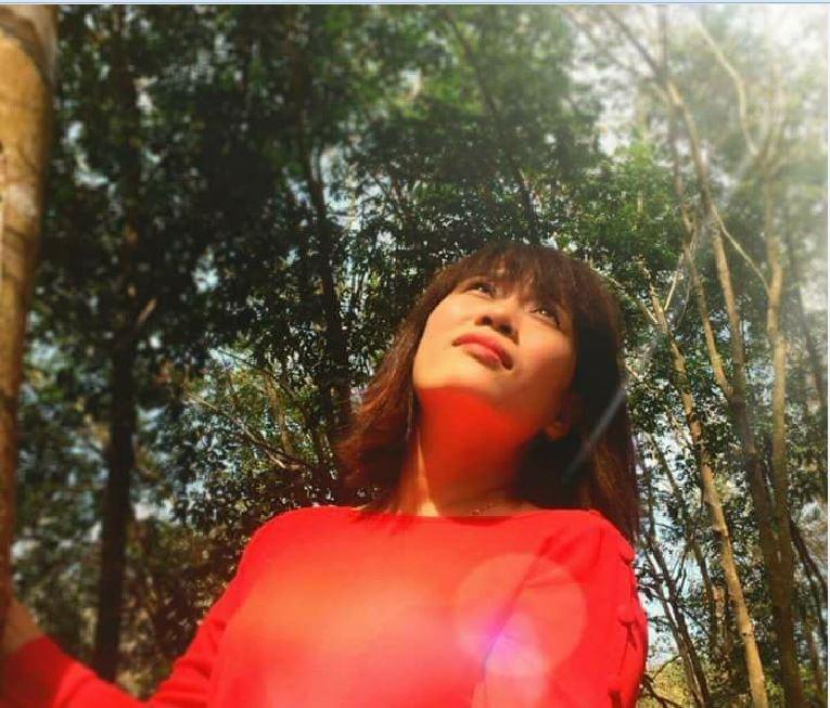 Ảnh chân dung nhà thơ Dạ Quỳnh
