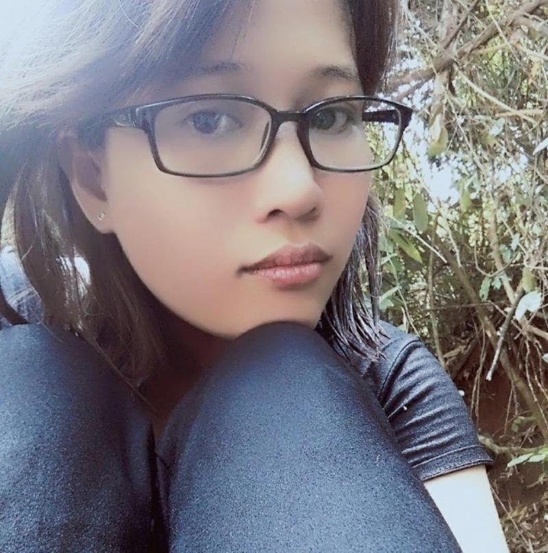 Ảnh chân dung nhà thơ Dạ Quỳnh
