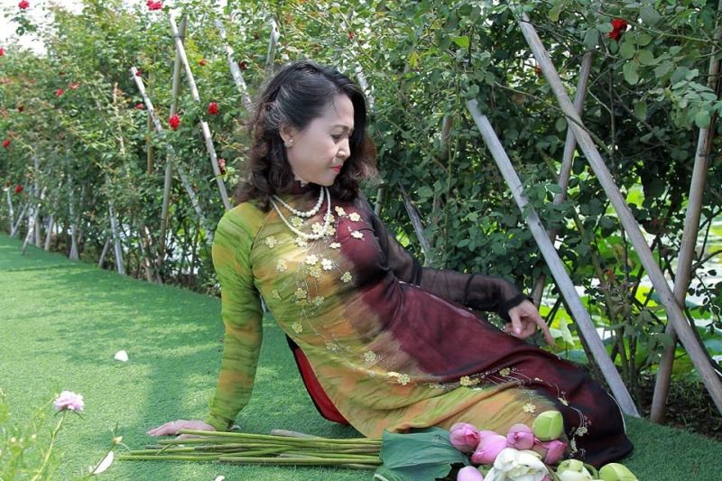 Ảnh chân dung nhà thơ Trần Diệu Hương