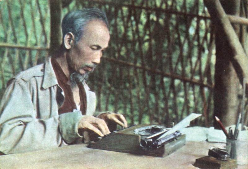 Ảnh chân dung bác Hồ (nguồn Internet)