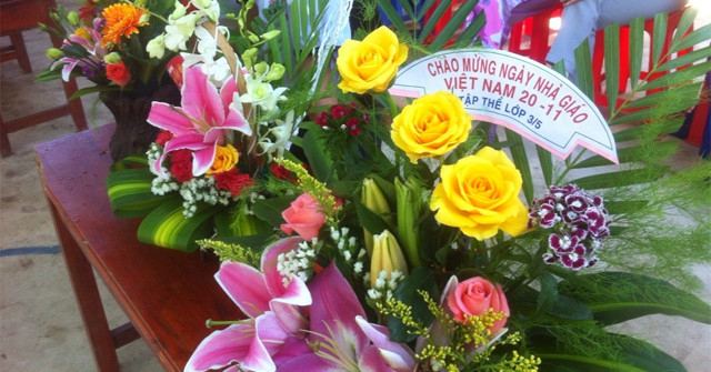 Bài thuyết trình cắm hoa ngày 20/11 với chủ đề: 