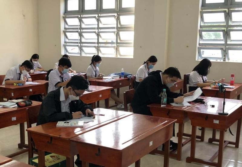 Bài văn cảm nghĩ về ngày đầu tiên bước vào trường THPT số 6