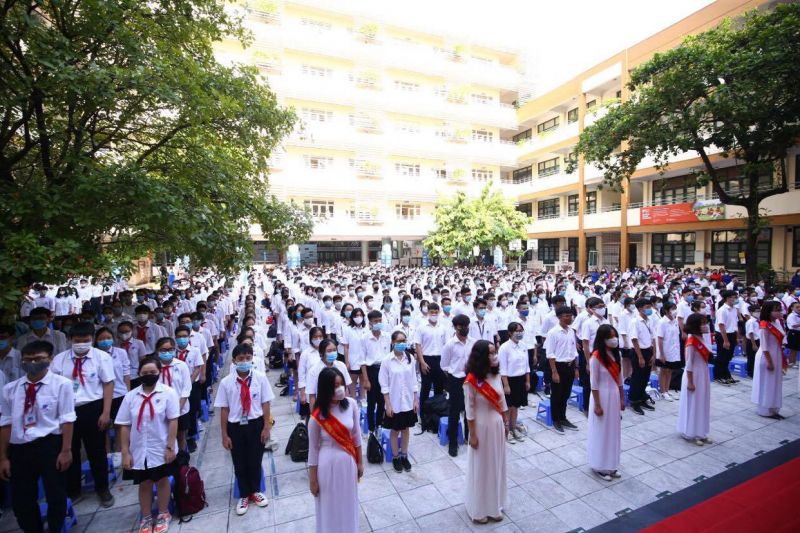 Bài văn cảm nghĩ về ngày đầu tiên bước vào trường THPT số 7