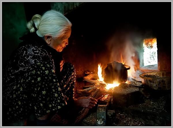 Ngoại ơi hãy đợi con