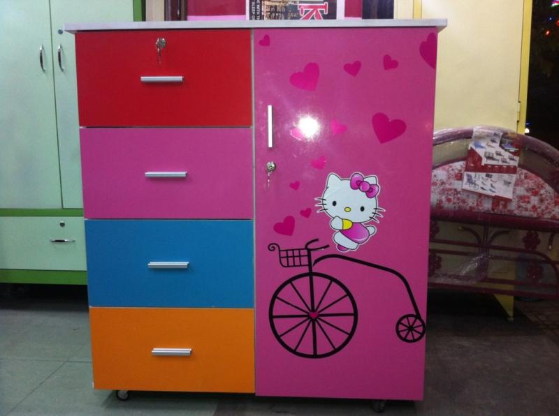 Chiếc tủ của em cao một mét hai, bằng với chiều cao của em