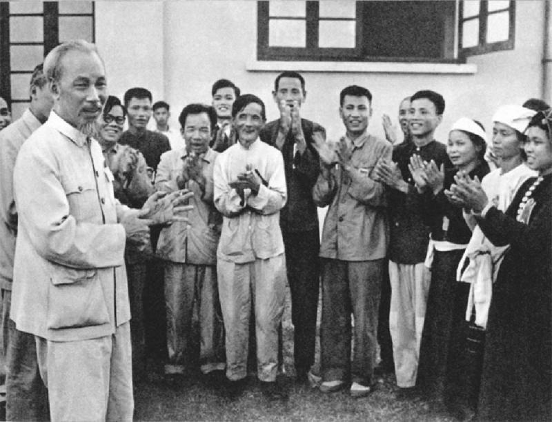 Tháng 5 Nhớ Bác