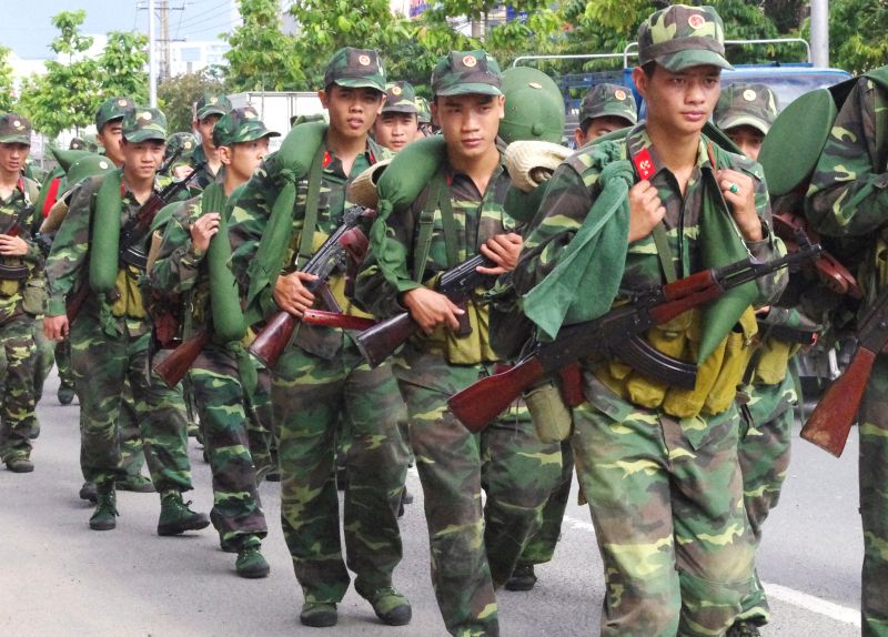 Bài văn so sánh hình ảnh người lính trong hai bài thơ 