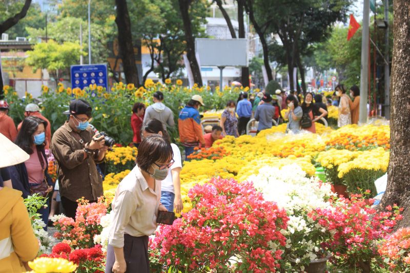 Bài văn tả cảnh chợ hoa ngày tết quê em số  2