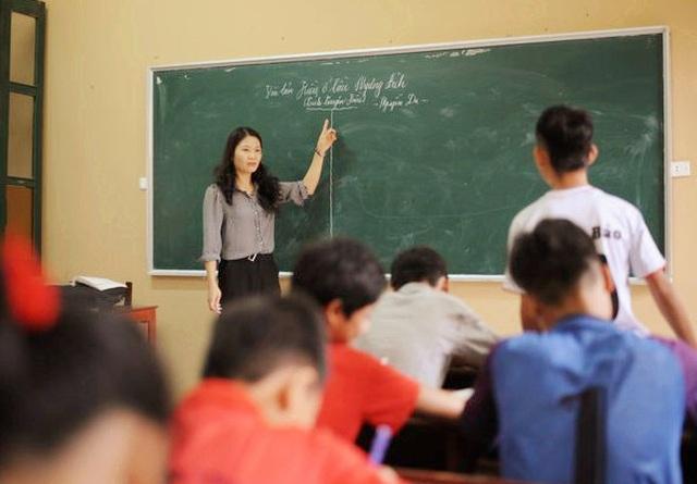 Bài văn tả hình ảnh thầy cô giáo đang say sưa giảng bài số 2