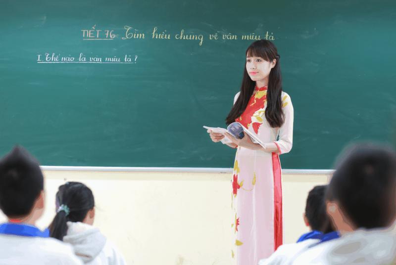 Bài văn tả hình ảnh thầy cô giáo đang say sưa giảng bài số 9