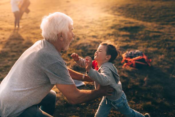 Em yêu quý và biết ơn ông nội của em nhiều lắm.