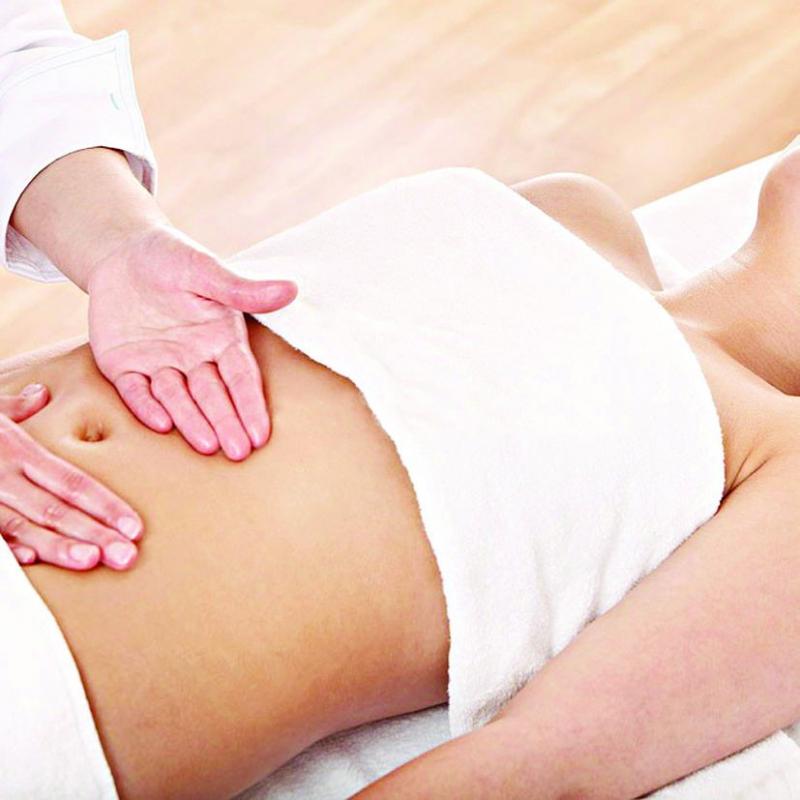 Bấm huyệt giúp giảm đau bụng kinh