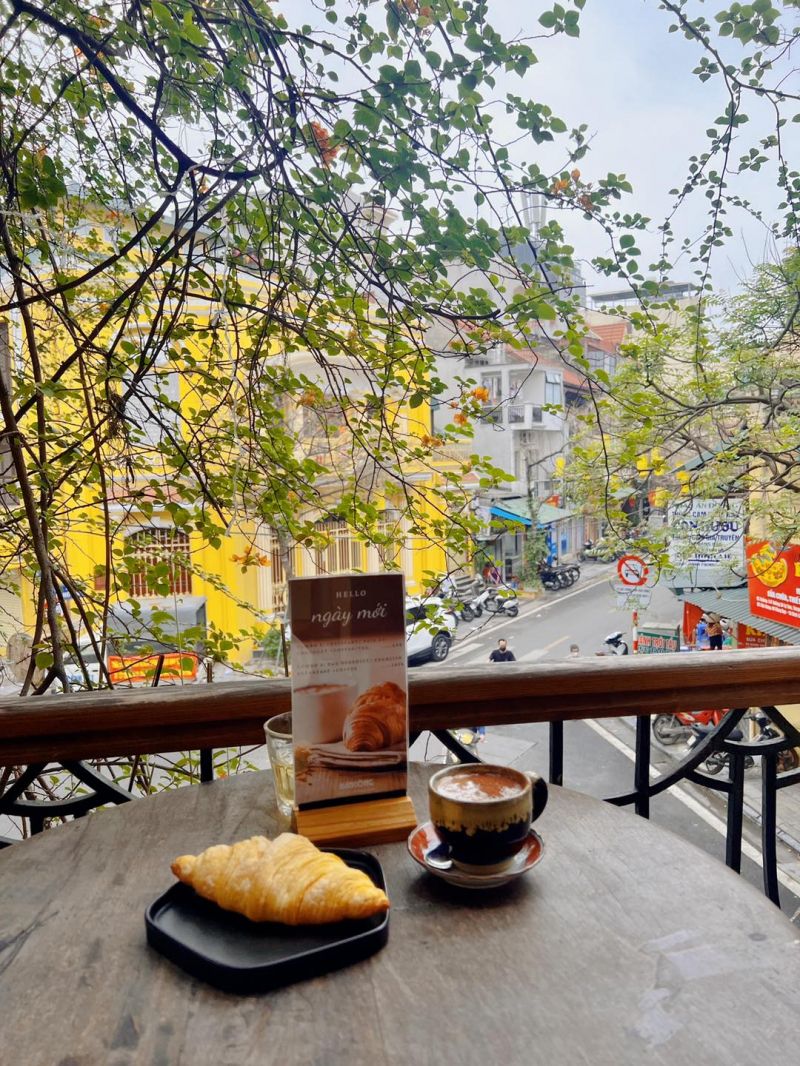 Ban Công Café