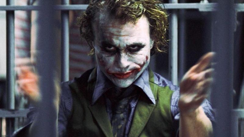 Ban đầu Joker còn bạo lực hơn nhiều