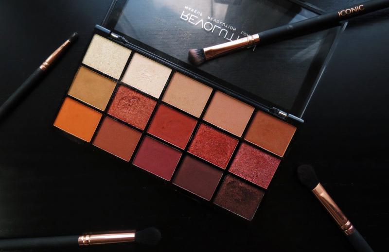 Bảng phản mắt Makeup Revolution Reloaded Palette