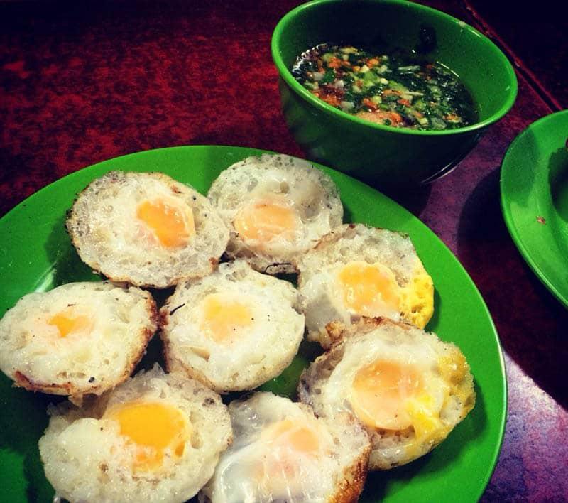 Hương vị bánh căn cùng thái độ phục vụ tại địa chỉ Tăng Bạt Hồ này