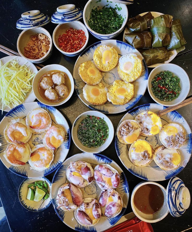 Bánh căn Tháng Năm