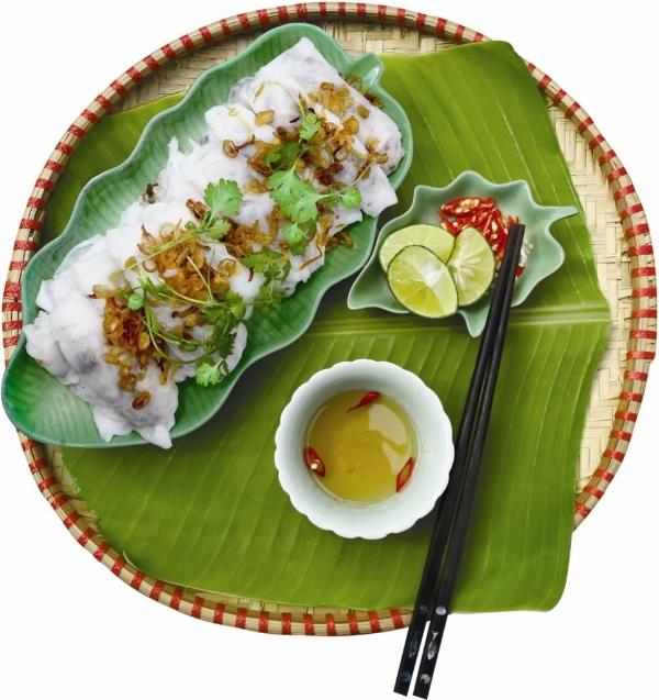Với du khách khi đến đây thì càng không thể bỏ lỡ qua món bánh cuốn ở xứ Thanh được.