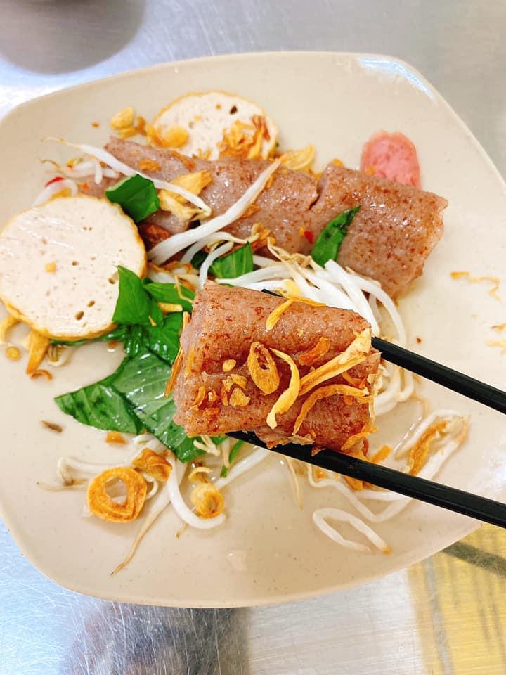 Bánh cuốn nóng Dĩnh Râu