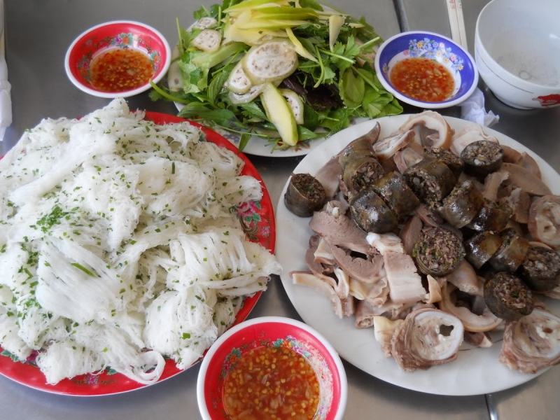 Bánh hỏi lòng heo Bình Thuận