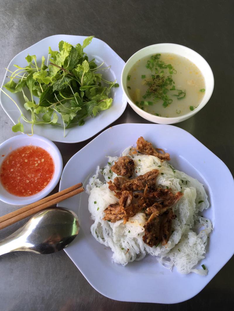 Bánh hỏi thịt nướng cháo lòng