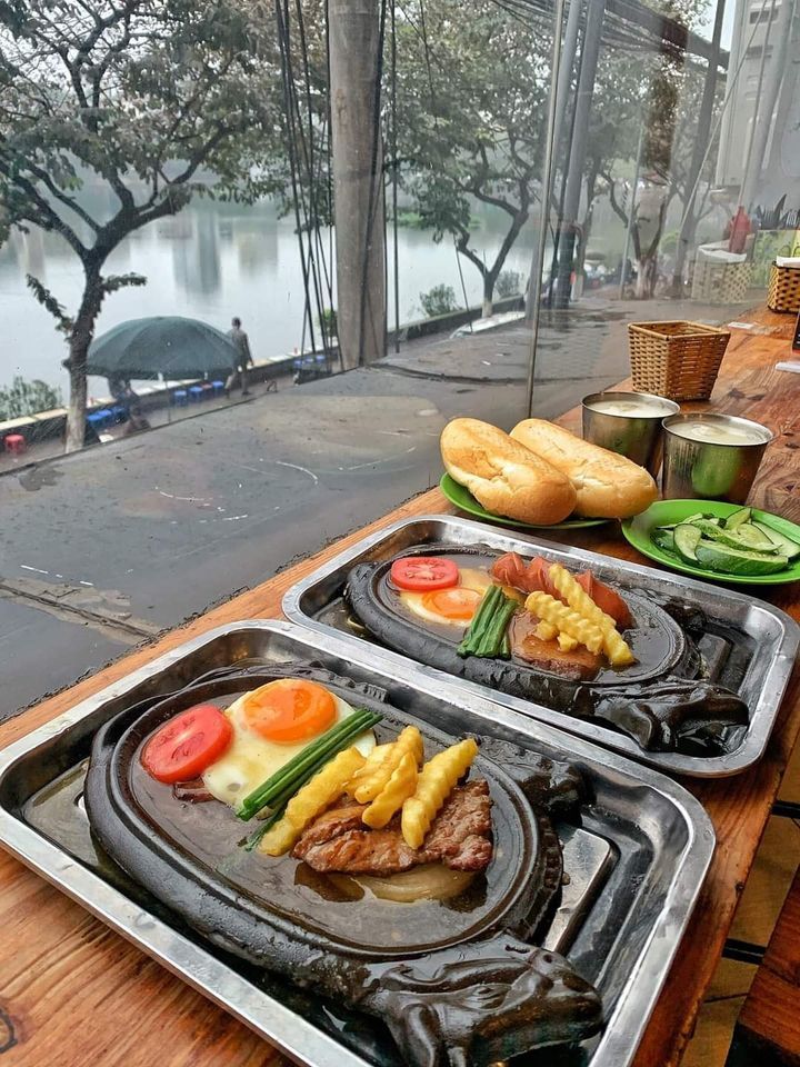 Bánh mì chảo, bánh mì bít tết - Bánh Mì Ô Long