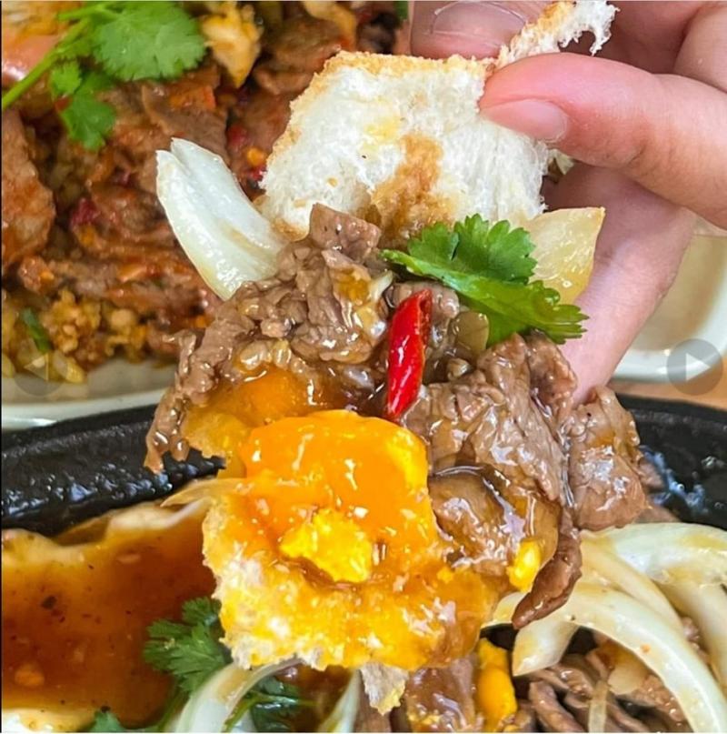 Bánh Mì Chảo Cô Ba